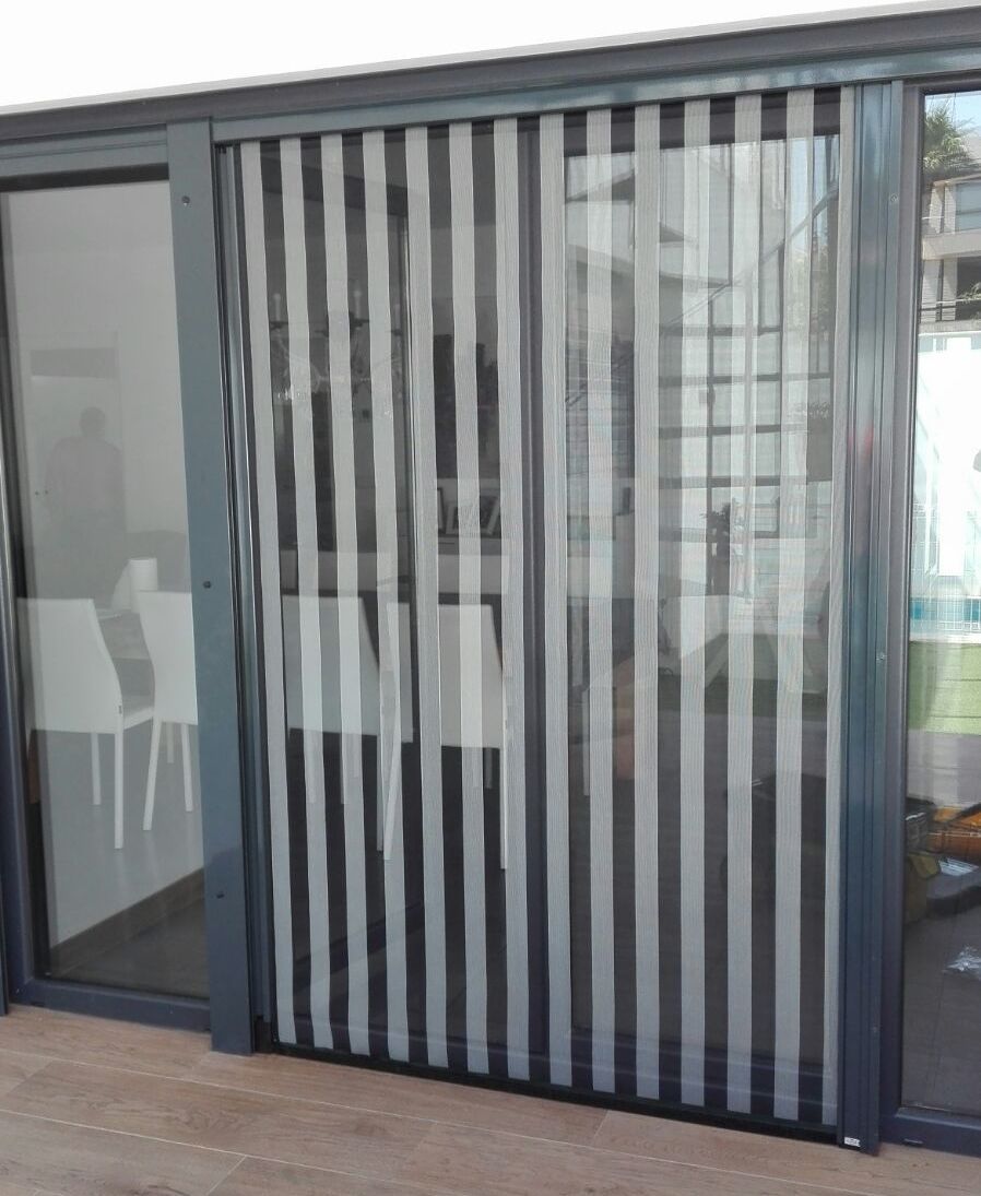 Instalación de mosquiteras modelo Bora en Valencia